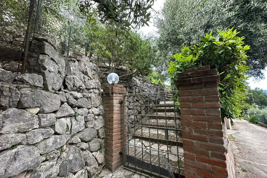 Villa Bifamiliare in vendita di 130 mq a €109.000 (rif. 17/2026)