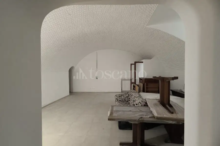 Negozio in vendita di 180 mq a €240.000 (rif. 49/2025)