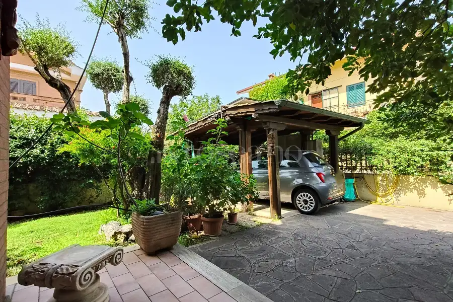 Villa Plurifamiliare in vendita di 210 mq a €585.000 (rif. 56/2026)