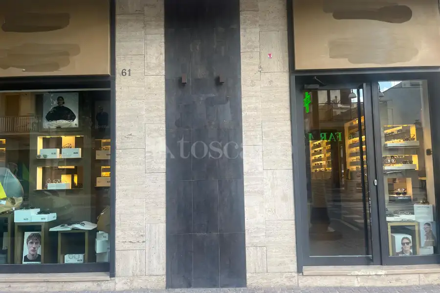 Negozio in affitto di 40 mq a €800 (rif. 15/2026)