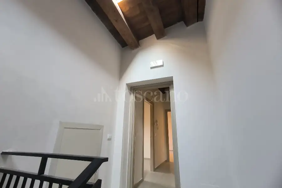 Casa Indipendente in vendita di 300 mq a €450.000 (rif. 32/2026)