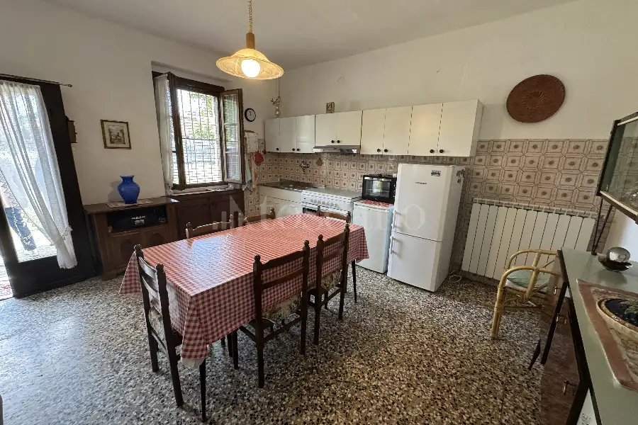 Casa Indipendente in vendita di 300 mq a €330.000 (rif. 4/2026)