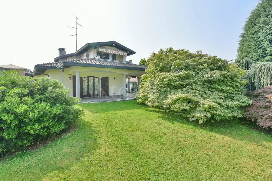 Villa in vendita di 480 mq a €620.000 (rif. 39/2025)