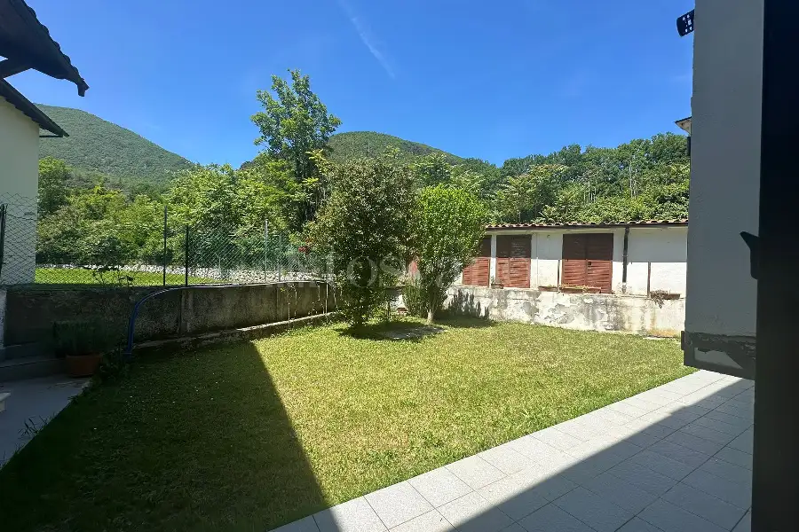 Villa Bifamiliare in vendita di 250 mq a €169.000 (rif. 13/2026)