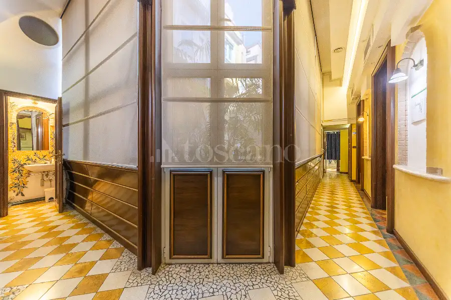 Ufficio in vendita di 196 mq a €1.999.000 (rif. 81/2026)