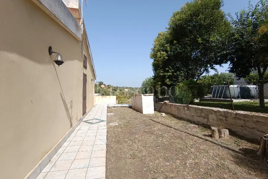 Villa Bifamiliare in vendita di 400 mq a €524.000 (rif. 108/2026)