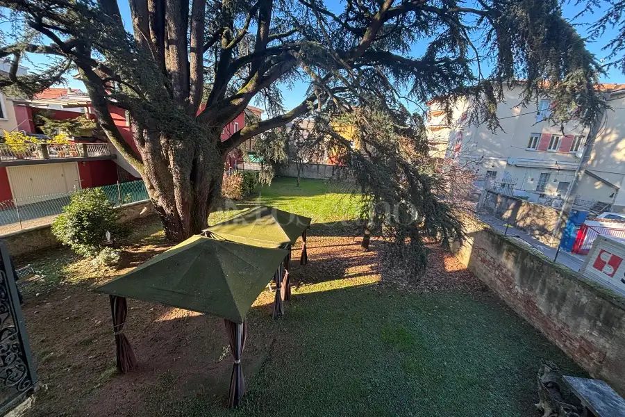 Casa Indipendente in vendita di 400 mq a €398.000 (rif. 1/2025)
