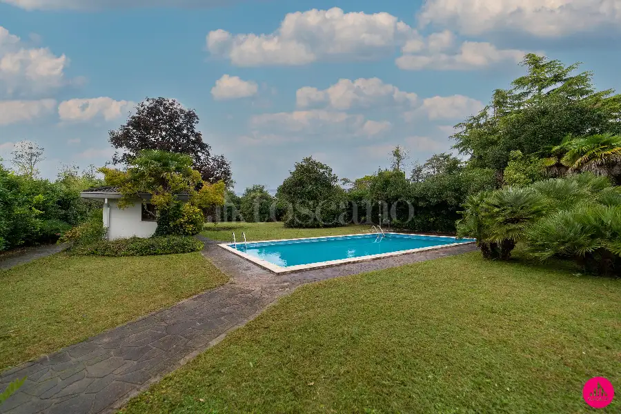 Villa in vendita di 390 mq a €430.000 (rif. 171/2025)