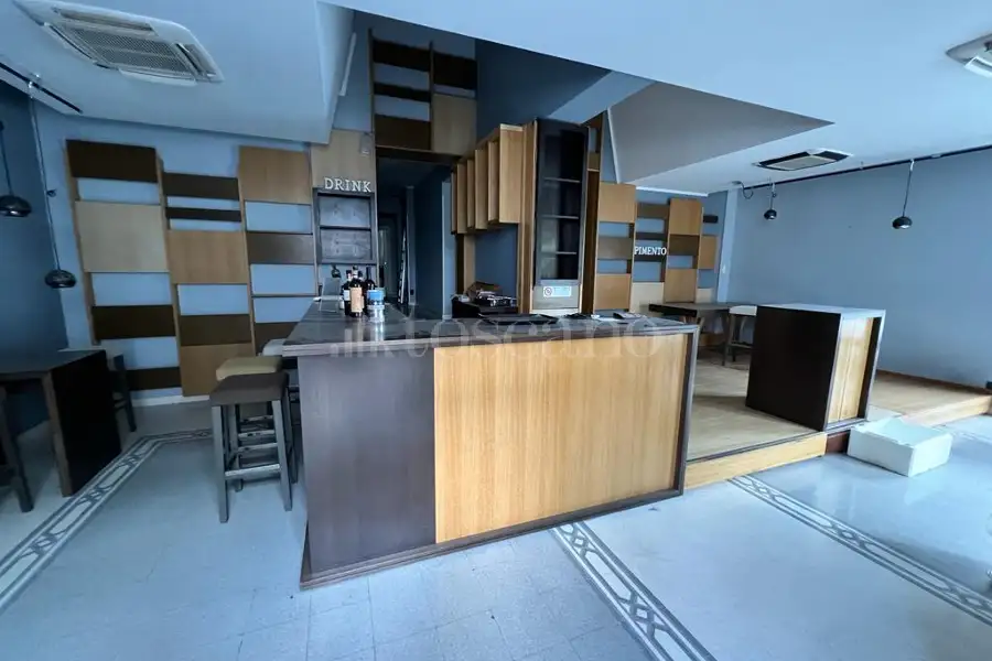 Negozio in affitto di 200 mq a €2.000 (rif. 76/2026)