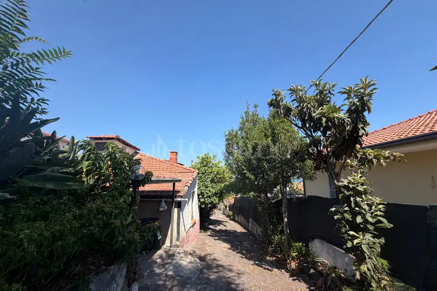 Villa in vendita di 6.000 mq a €659.000 (rif. 116/2026)
