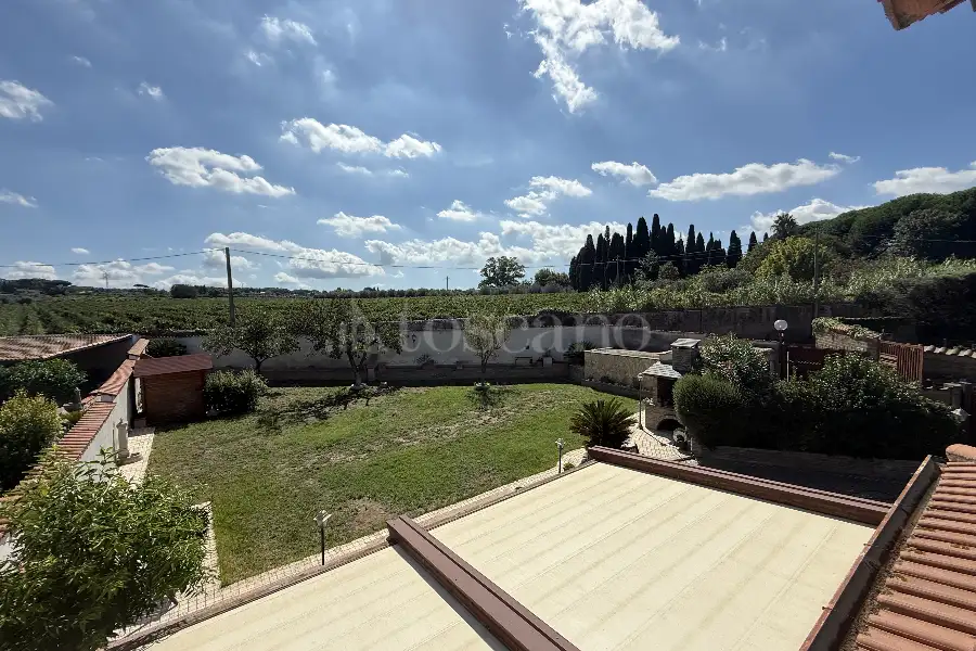 Villa Bifamiliare in vendita di 200 mq a €499.000 (rif. 10/2025)