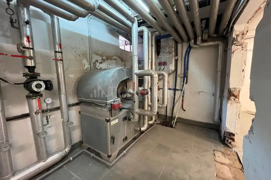 Negozio in vendita di 271 mq a €340.000 (rif. 41/2025)