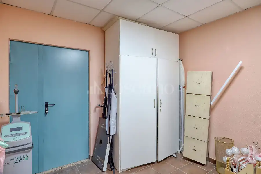Negozio in vendita di 140 mq a €160.000 (rif. 100/2026)