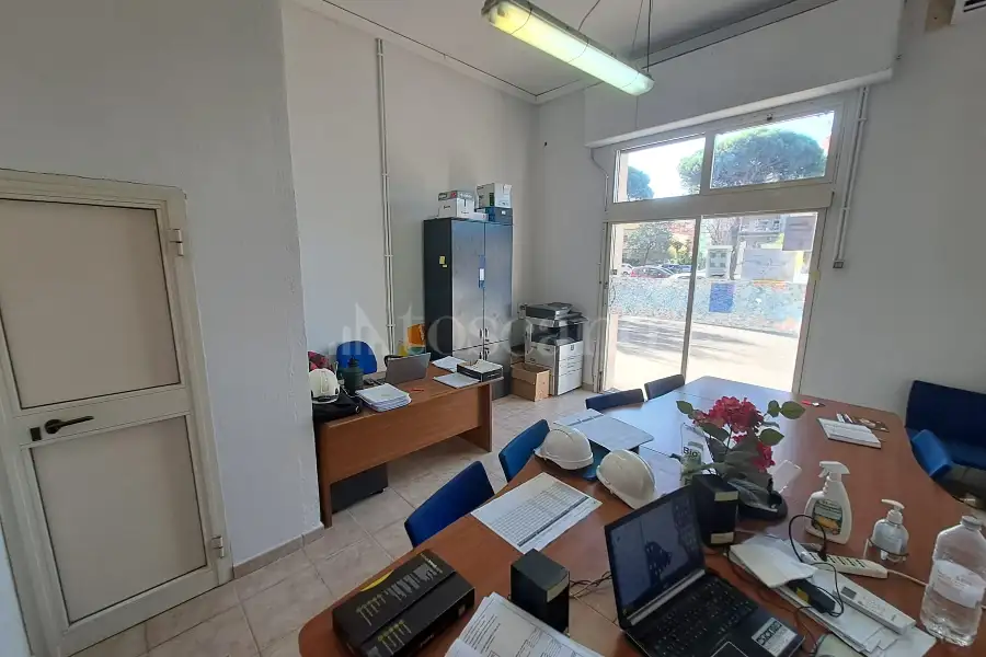 Negozio in affitto di 25 mq a €600 (rif. 6/2026)
