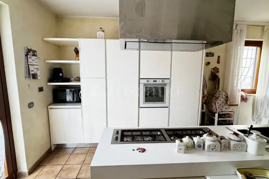 Villa in vendita di 356 mq a €779.000 (rif. 12/2026)