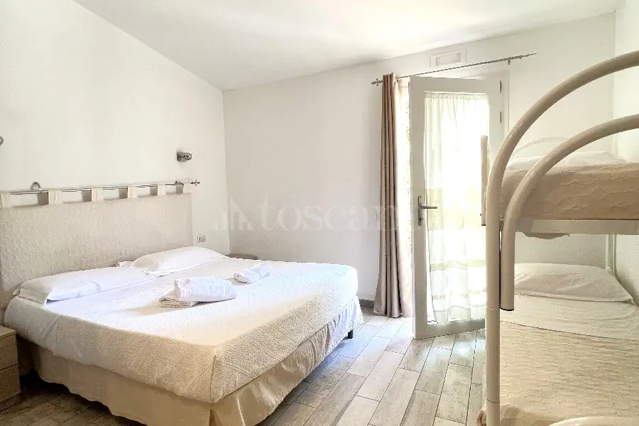 Casa Indipendente in vendita di 200 mq a €770.000 (rif. 37/2026)