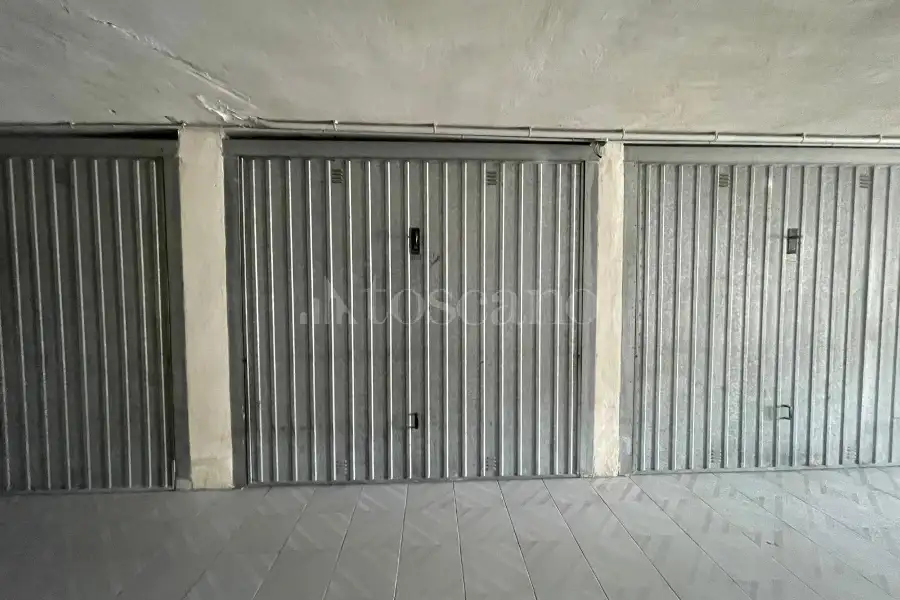 Box in vendita di 20 mq a €12.000 (rif. 53/2026)