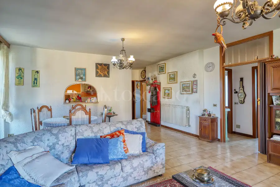 Casa in vendita di 223 mq a €330.000 (rif. 102/2026)