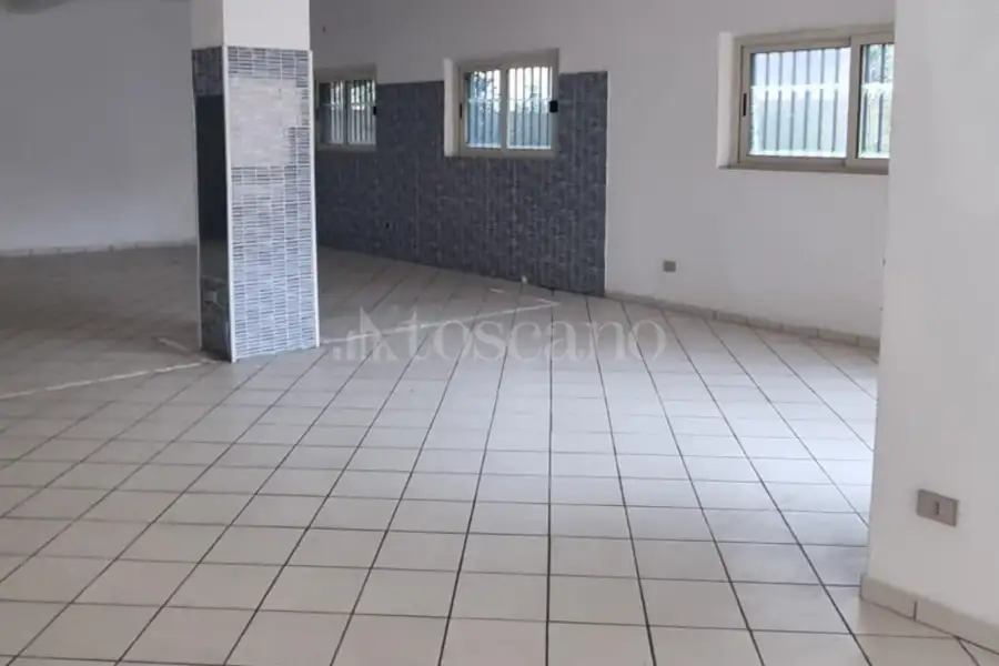 Negozio in vendita di 133 mq a €350.000 (rif. 30/2025)