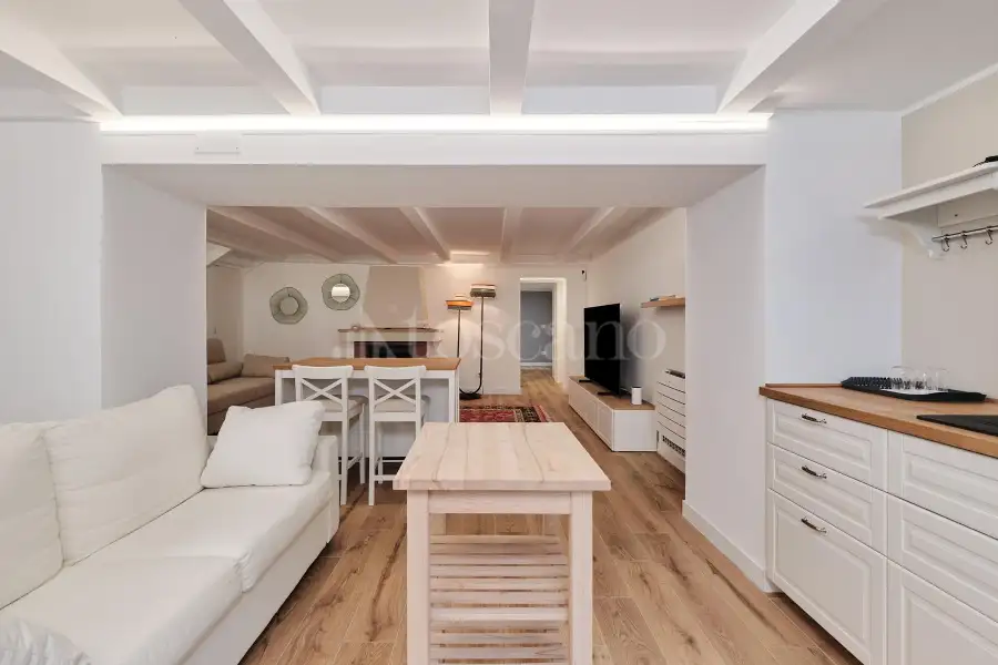 Villa in vendita di 259 mq a €1.100.000 (rif. 2/2026)