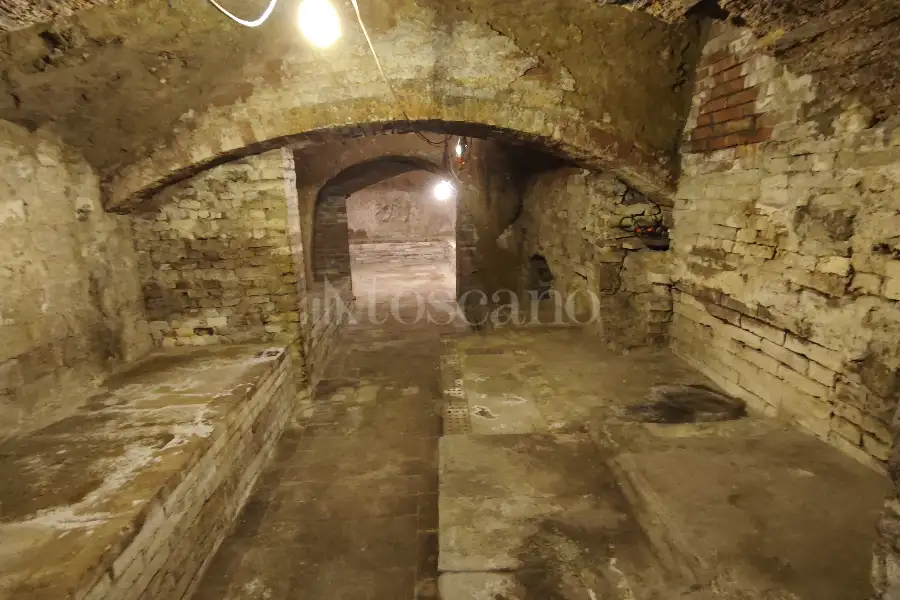 Garage in vendita di 120 mq a €90.000 (rif. 37/2024)