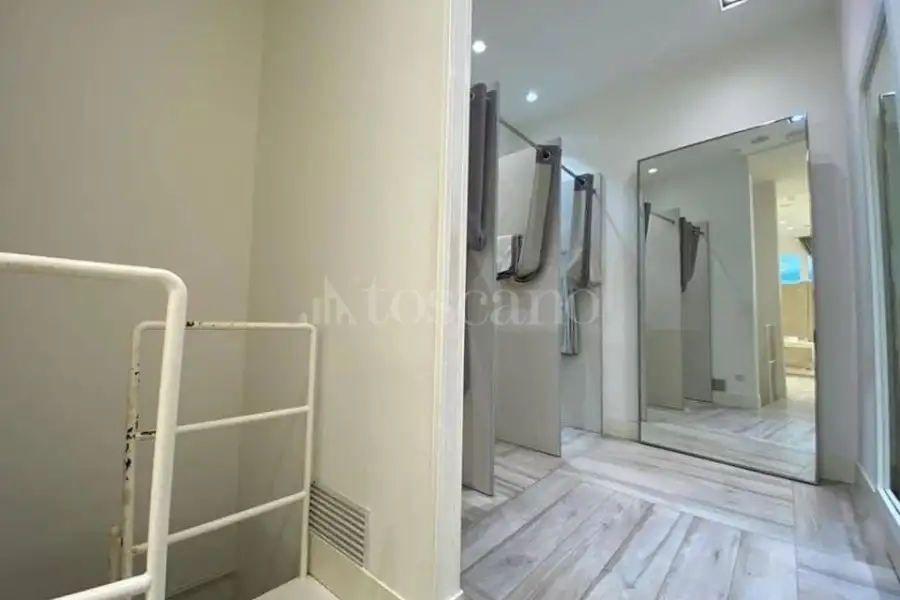 Negozio in vendita di 140 mq a €325.000 (rif. 70/2025)