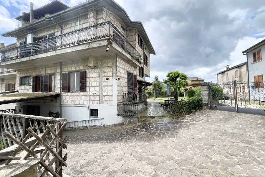 Villa Bifamiliare in vendita di 450 mq a €249.000 (rif. 23/2025)
