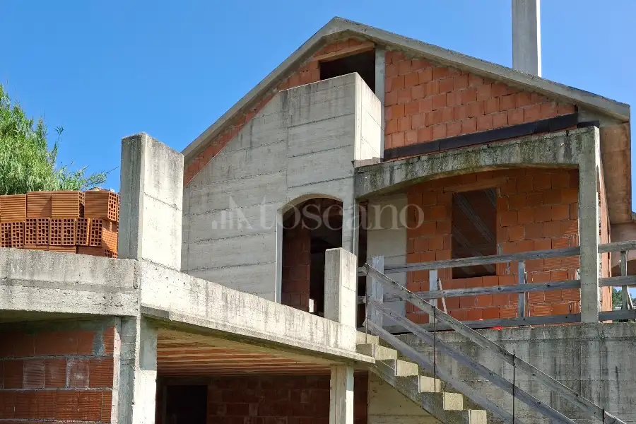 Casale in vendita di 400 mq a €500.000 (rif. 2/2025)