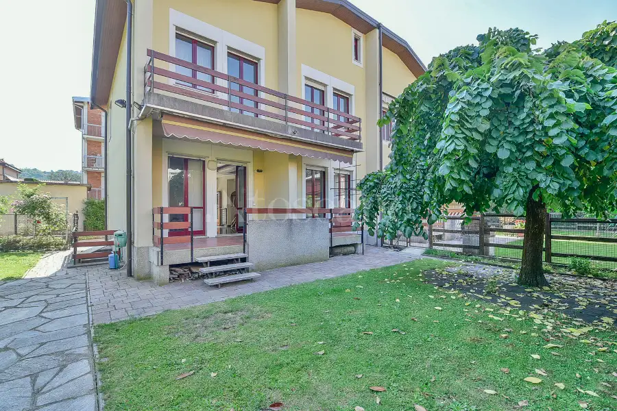 Villa Bifamiliare in vendita di 250 mq a €485.000 (rif. 16/2026)