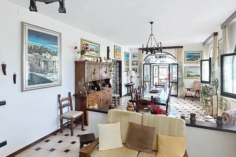 Villa in vendita di 300 mq a €290.000 (rif. 50/2025)