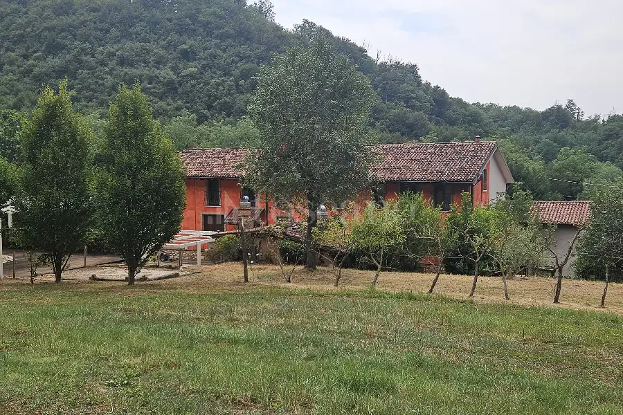Villa in vendita di 600 mq a €700.000 (rif. 18/2026)