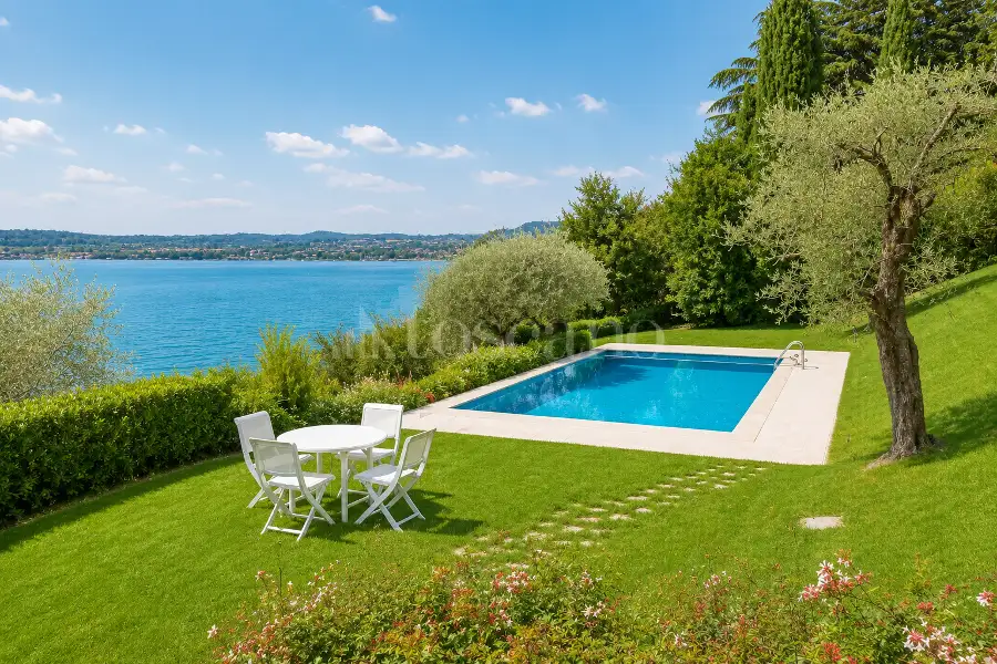 Villa in vendita di 750 mq a €6.400.000 (rif. 30/2024)
