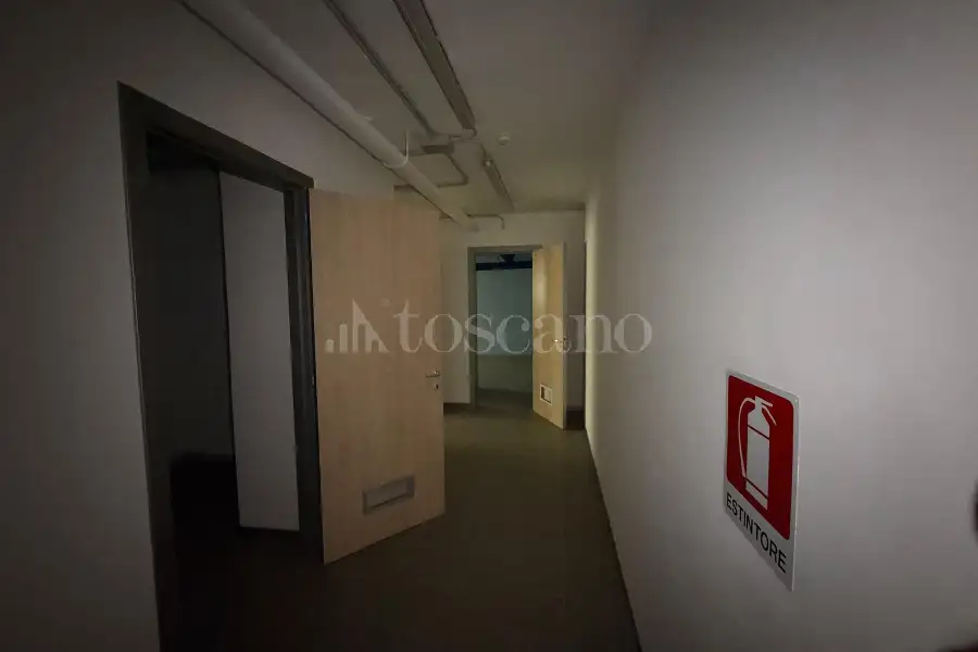 Negozio in vendita di 437 mq a €337.000 (rif. 33/2026)