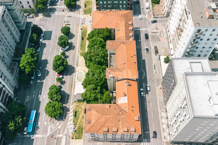 Palazzo in vendita di 7.000 mq trattativa riservata (rif. 21/2025)
