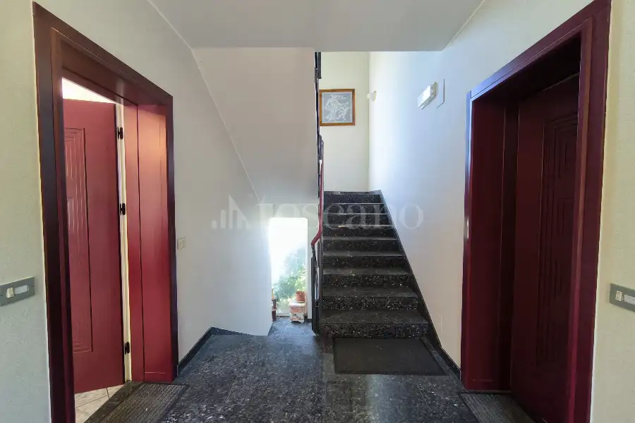 Villa Plurifamiliare in vendita di 800 mq a €350.000 (rif. 39/2025)