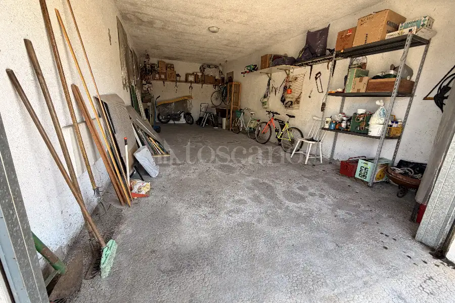 Box in vendita di 38 mq a €25.000 (rif. 28/2026)
