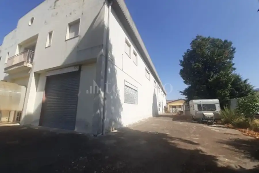 Capannone in affitto di 1.600 mq a €1.500 (rif. 26/2026)