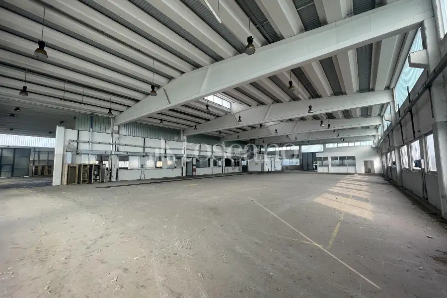 Capannone in vendita di 2942 mq a €992,000 (rif. BL6153VE)