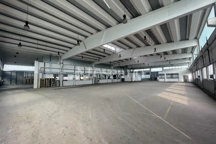 Capannone in vendita di 2942 mq a €992,000 (rif. BL6153VE)