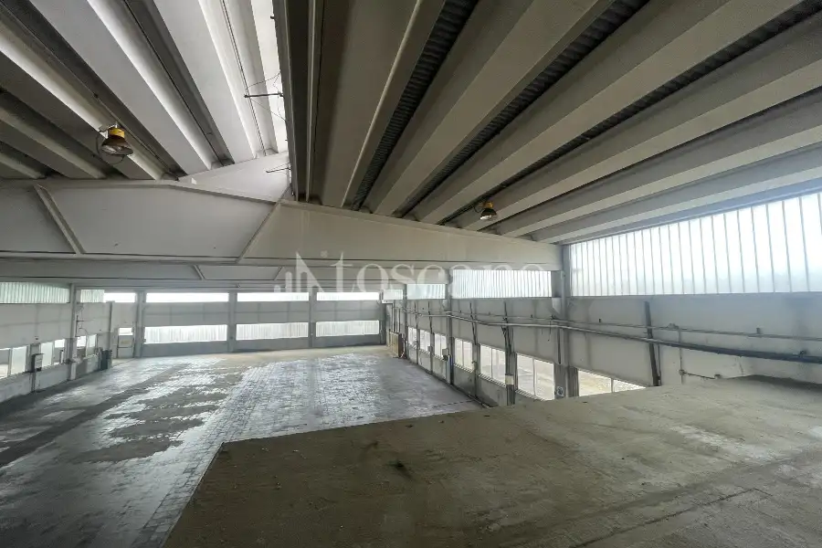 Capannone in vendita di 2942 mq a €992,000 (rif. BL6153VE)