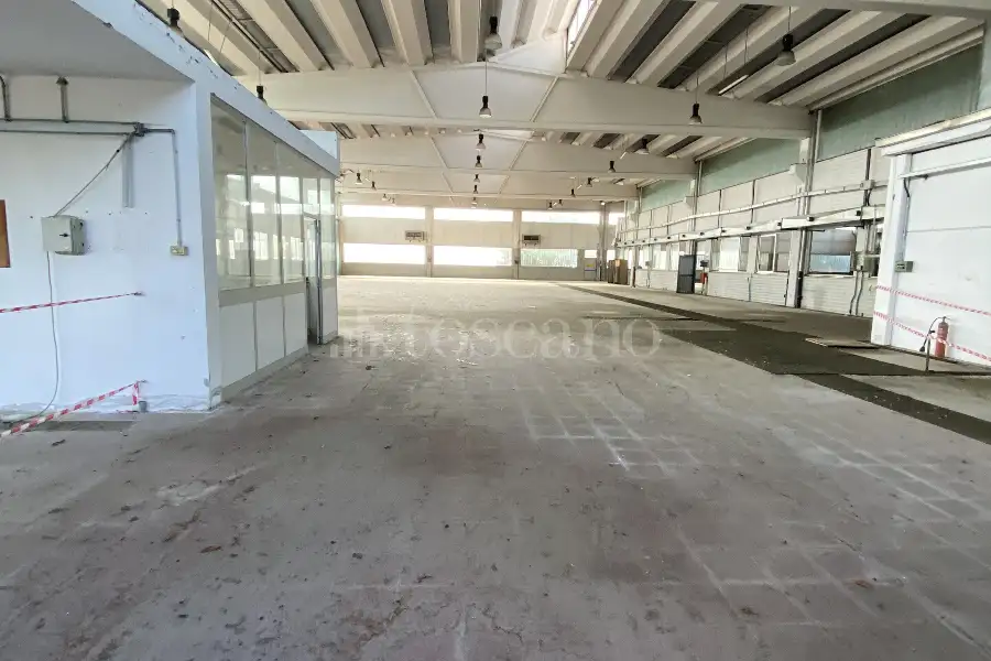 Capannone in vendita di 2942 mq a €992,000 (rif. BL6153VE)