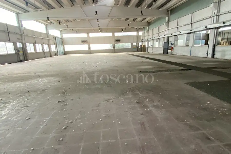 Capannone in vendita di 2942 mq a €992,000 (rif. BL6153VE)
