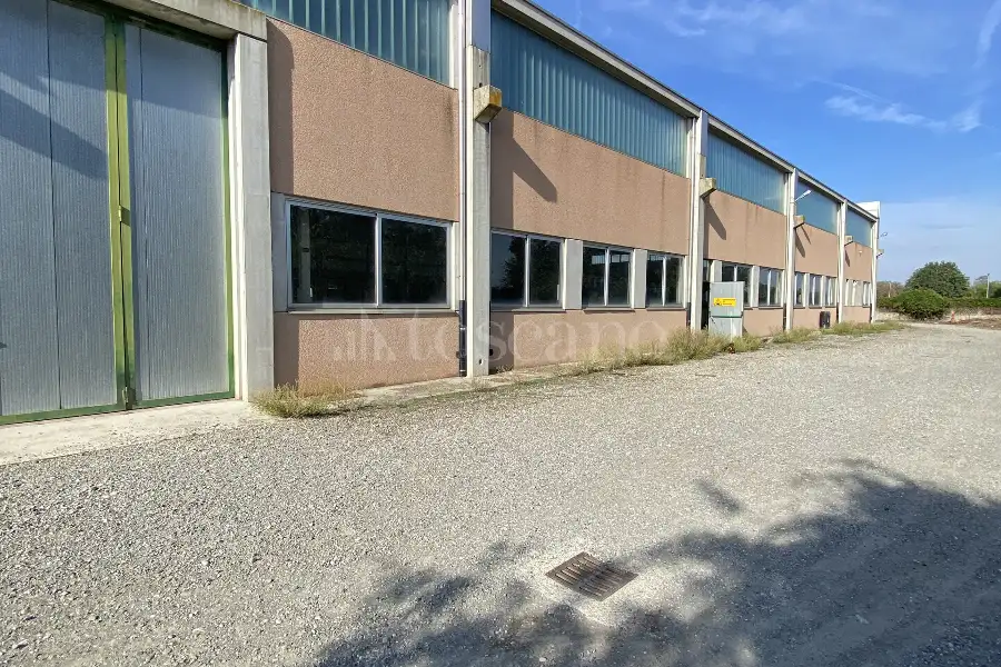Capannone in vendita di 2942 mq a €992,000 (rif. BL6153VE)