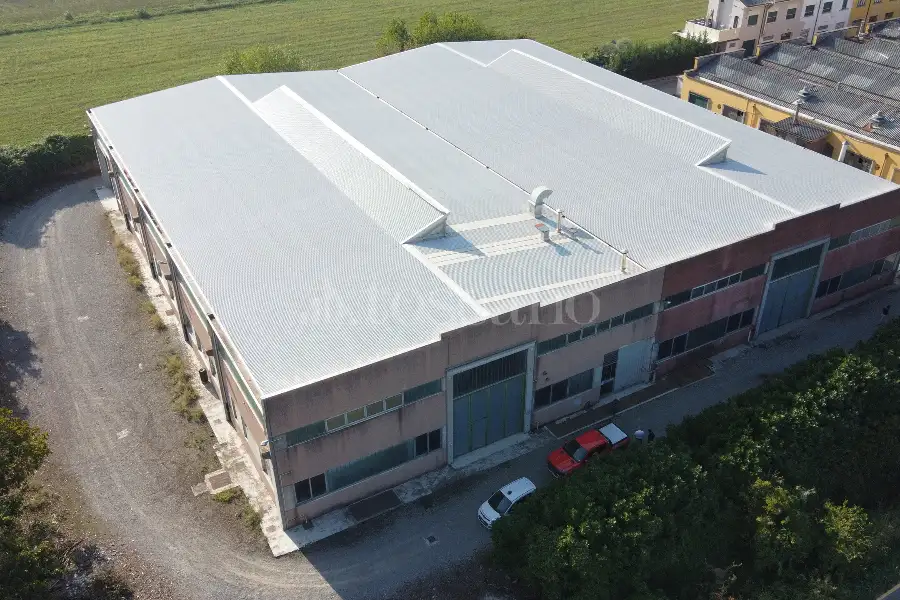 Capannone in vendita di 2942 mq a €992,000 (rif. BL6153VE)