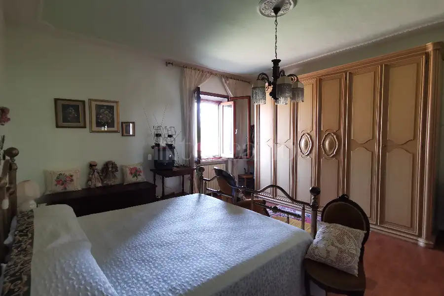 Casa in vendita di 280 mq a €380.000 (rif. 24/2021)
