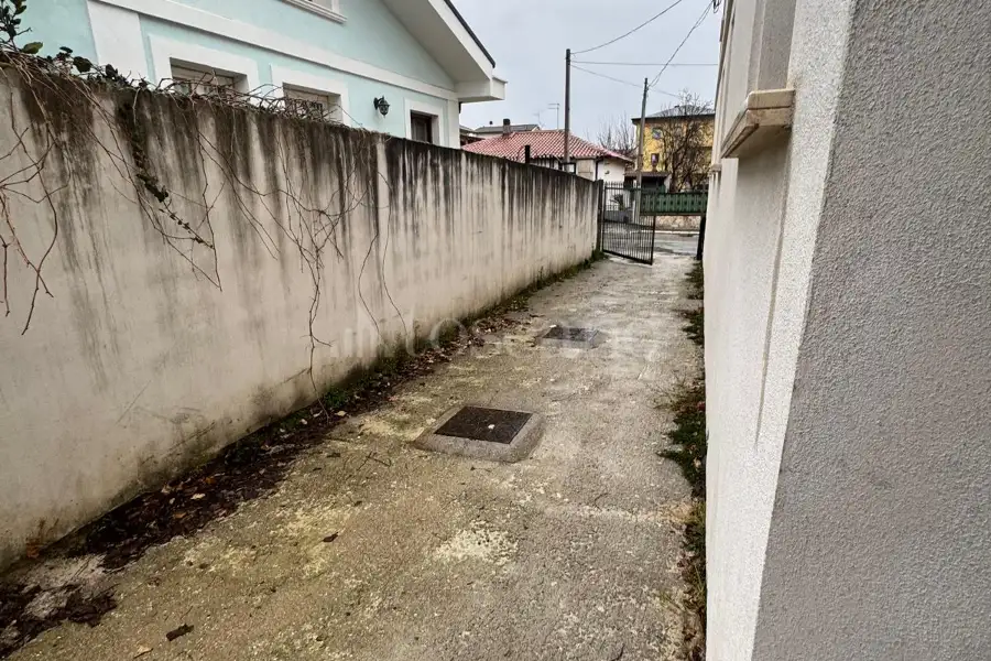Villa in vendita di 420 mq a €380.000 (rif. 87/2024)