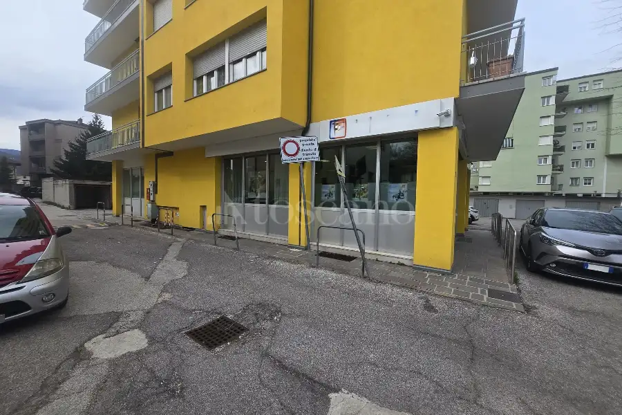 Negozio in vendita di 165 mq a €365.000 (rif. 6/2026)