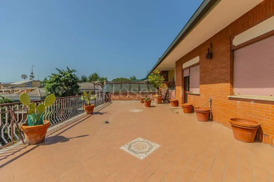 Attico in vendita di 160 mq a €770.000 (rif. 27/2026)