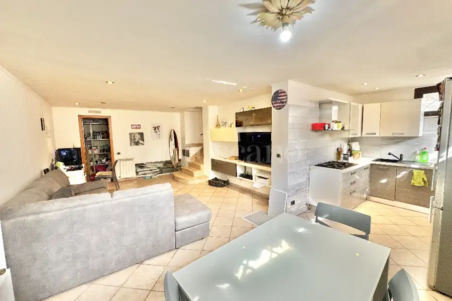 Villa Bifamiliare in vendita di 215 mq a €649.000 (rif. 10/2026)
