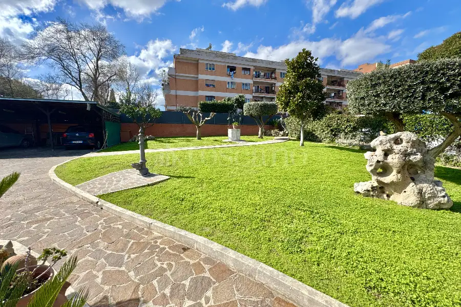 Villa Bifamiliare in vendita di 215 mq a €649.000 (rif. 10/2026)